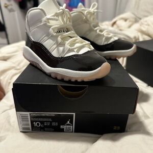 Toddler jordan 11 Neapolitan size 10